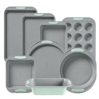 Pyrex® Metal Bakeware 8-Piece Set in Sage